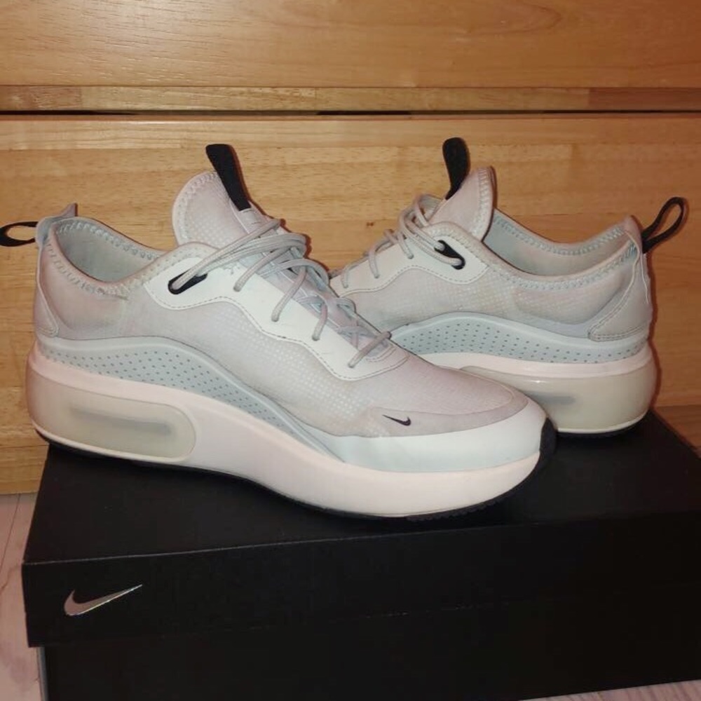 Nike Air Max Dia Women’s shoe